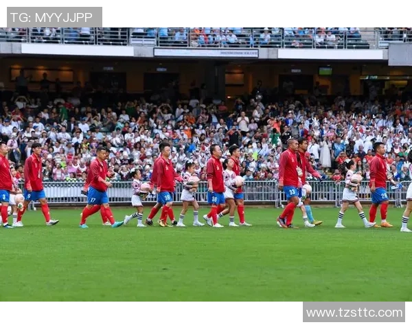 足球明星华丽排场全景展示尽显风采与魅力的精彩瞬间 足球明星华丽排场全景展示尽显风采与魅力的精彩瞬间