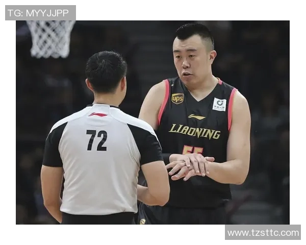 足球明星因伤断腿紧急打石膏重返赛场的艰难历程与心路历程 足球明星因伤断腿紧急打石膏重返赛场的艰难历程与心路历程