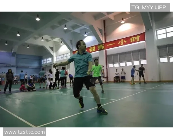 南京羽毛球队盯防策略解析与战术运用探讨